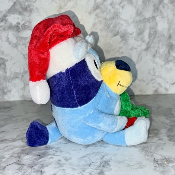 Bluey Holiday Plush 12"- NEW - Picture 7 of 7